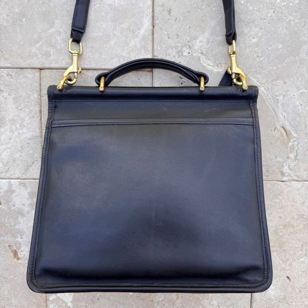Vintage Coach Willis 9927 Black Leather Brass Crossbody Bag Purse Turnlock - Picture 5 of 16